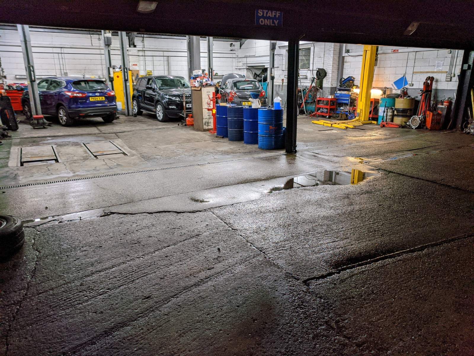 Amazing Opportunity to buy an established MOT Garage with Freehold